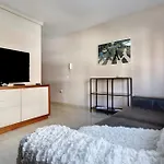Romo